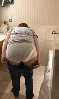 moodxxl:  cookiewasdeleted:  Heading out for the day, can you tell she’s padded?  Hope you had a lovely padded day! Lovely butt!