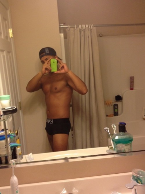 uncutmilitarymen:  27 year old straight guy from Schenectady, NY