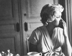  Marilyn Monroe in her room at the St. Regis Hotel, in New York,