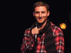 mr-bagginshield:  Dean O’Gorman being way too pretty at HobbitCon.