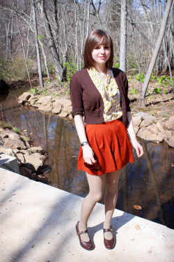 tightsobsession:  Tan tights with red skirt. 