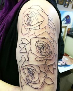 Got down the linework on these roses, woot.  Thank you.   #ink