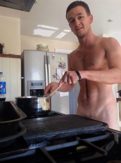 biblogdude:  I’d do more housework if I had a mate like this