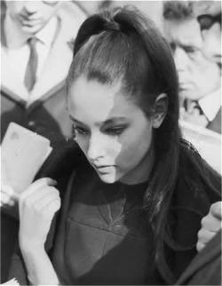 rockalilly:  Olivia Hussey promoting Romeo and Juliet in Russia 