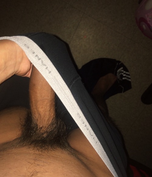   Thanks Edgar for the hot pics.  He wants to hear from you guys now!  Horny boy I guess.  Hit him up: Kik:  @ flakoo__ Please send your pics to: Por favor manda tus fotos a:              Betomartinez2008@gmail.com http://betomartinez.tumblr.com/
