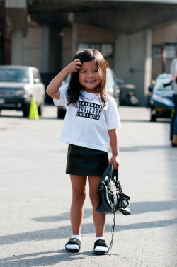 floau:  acriilyc:  smohkist:  Shirrrrrrrrtttttttt!  AILA WANG