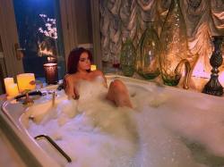 prettymissy4u:  Ariel Winter - Bubble Bath. ♥