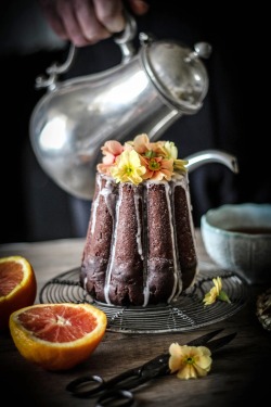 confectionerybliss:  Blood Orange Chocolate Cake With Cacao NibsSource: