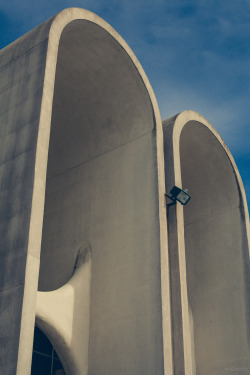 mediavomit:  Beth Jacob Synagog in Baltimore, Maryland.  Images: