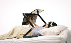 fodra:  albotas:  THIS JAPANESE BED DESK IS THE PERFECT INVENTION