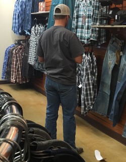 cowboysandsoldiers:  Hot young cowboy with a great Wrangler ass