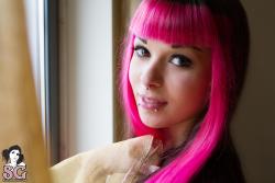 past-her-eyes:    Luna Suicide luna.suicidegirls.com pinkzilla