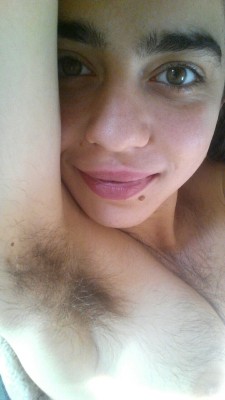 phoenixfloe:  Morningtime nudies alllll the days! 😙 self shot