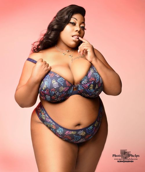 My premier shoot with @beautifull__bee  started with her wearing