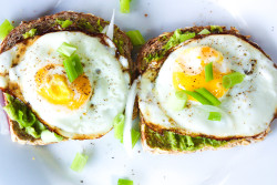 runningforicecream:  toast with fresh avocado and green onions
