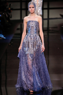 pulloutyourfreakumdress:  Elisabeth Erm at Armani Privé S/S