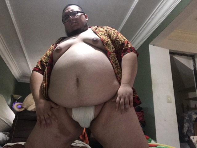 hugthecub:Hi again.Let’s see how to use a Fundoshi :3
