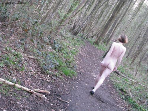 nudehkng.tumblr.com/post/85419478242/