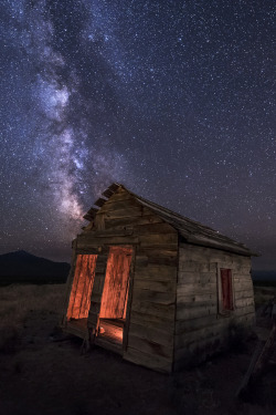 souhailbog:    Oregon Badlands Shack with Milky Way  | © Photographer