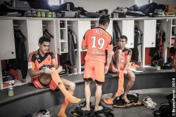 xlrugbysocks: footballistic2: FC Lorient lads pulling their socks