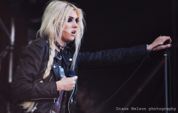moshmallow:  Taylor Momsen from The Pretty Reckless by Diana