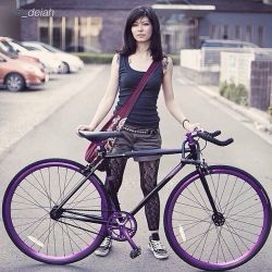 razumichin2:  Purple and black fixed gear bike (via Pinterest)