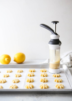 sweetoothgirl:   LEMON SPRITZ COOKIES