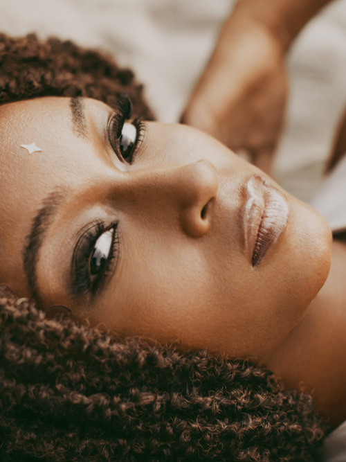 mrwakandaforever:flawlessbeautyqueens:  Yaya DaCosta photographed