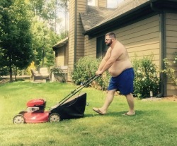 thebrisket:  Mowinâ€™ the lawnâ€¦.workinâ€™ on my tan  They see me rollin&rsquo;, they hatin&rsquo;, all because I&rsquo;m tanning while I&rsquo;m mowin&rsquo; chubby&hellip;