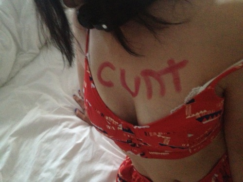 daddyslittlemodel2:  My Daddy writes my name on me then makes me suck his cock.  “Cunt”