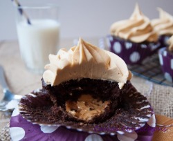 a-lil-treat:  Chocolate & Salted Caramel Cupcakes - with