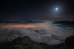 staceythinx:  Illuminated nights captured by Roberto Bertero