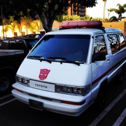 itswalky:  comicsalliance:  Have we ever seen a cosplaying car?