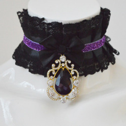 nekollars: Wide victorian choker with lace and big pendant You