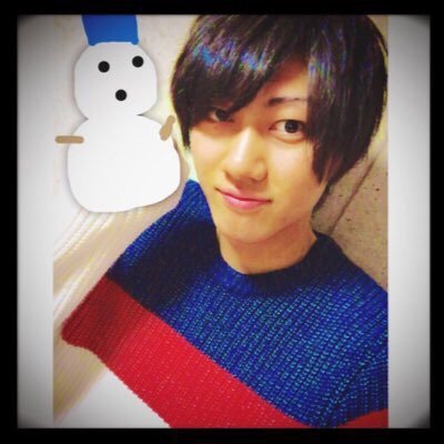 Ryoutarou changed his Twitter icon after asking about it on a poll yesterday. Please check the post of @kosaka-translated about it ðŸ˜Š