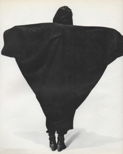 helix0oo0und:  ‘Transformation Coat'  by Issey Miyake , 1976