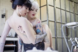 beautifulgirlsmakemesuicidal:  Chloe and Charmaine Suicide 