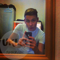 uklc:  This is Josh! 19 Years old! So hot! If he gets enough