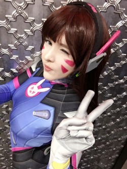 nsfwfoxydenofficial:  🍑Nerf This!🍑  Who knew clothed selfies