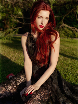 ziomantaz:   Chrysta Bell in a gothic dress…