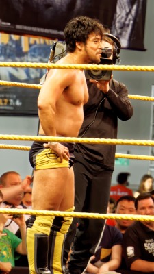 rwfan11:  Look at that booty and that small bulge tho