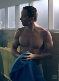 exposedtease:  Rupert Penry-Jones in Stan Lee’s Lucky Man