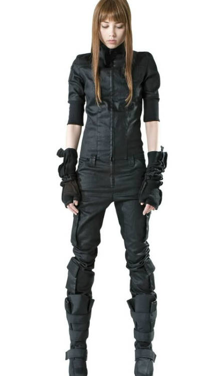 outofthecavern:  sol-domino:  stalkingbit:  electricsed:  crassetination:  The Black 01  When the world goes post-apocalyptic this is how I hope we all dress.  I would so wear all of this.  When the apocalypse comes, there will be hoods as far as the