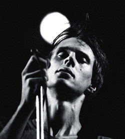 theslowdrag:See No Evil: Tom Verlaine, 1977.