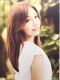 mollayos:    Eunji for Apink 2016 Seasons Greeting Scans by Timo_Boll_