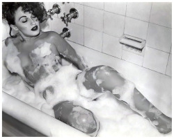 burleskateer: Jada     (aka. Janet Conforto) More pics of Jada can be found here.. 