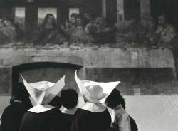 hauntedbystorytelling:  Gotthard Schuh :: Nuns in front of Leonardo