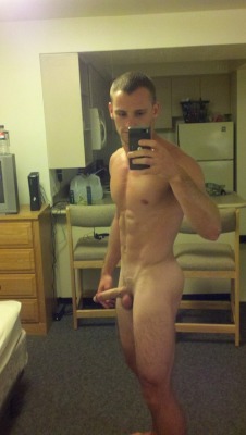 2hot2bstr8:  This dude is like, CRAZY hot!!!!!!!!!!!!! that body,