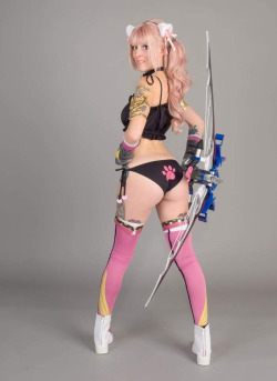 gamingislife:  Heroes of Cosplay: Lolita Zombie as Serah Farron