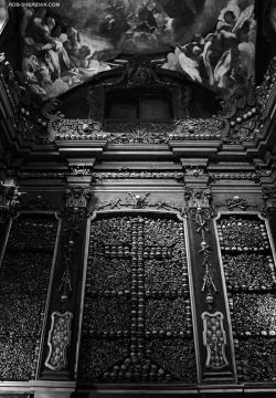 the-hidden-dagger:  San Bernardino Alle Ossa  (BONE CHURCH).